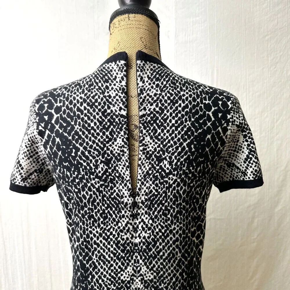 Manoush Women's Blake & White Snake Print Knit Short Sleeve Sweater Top Sz L